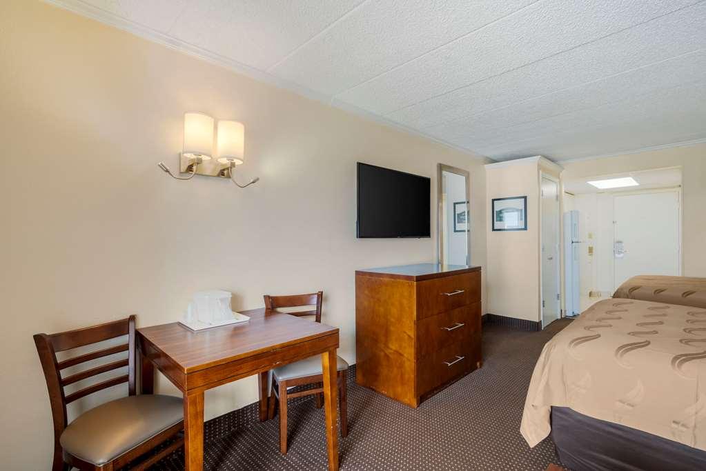 Quality Inn & Suites Ocean Stadt Zimmer foto